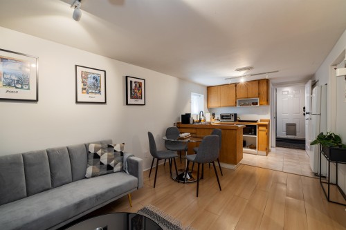 4343 11Th Avenue, Vancouver, BC 