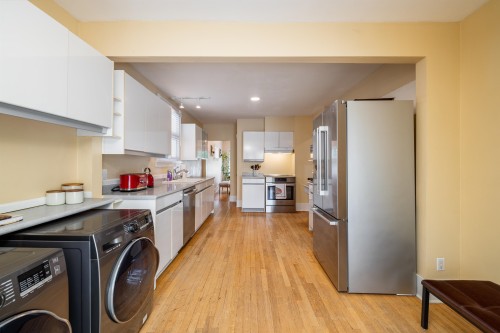 4343 11Th Avenue, Vancouver, BC 