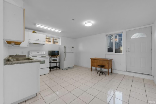 3311 44Th Avenue E, Vancouver, BC 