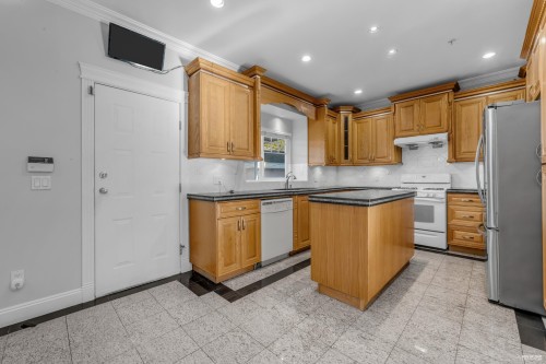 3311 44Th Avenue E, Vancouver, BC 