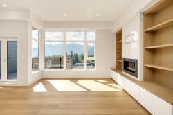 5-3407 Mamquam Road  Squamish, BC V8B 1E4