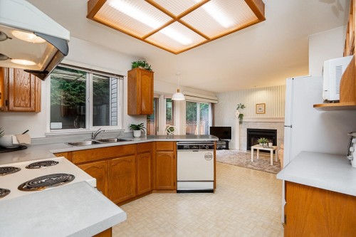 2419 Mariana Place, Coquitlam, BC 