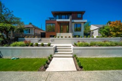 827 Chestnut Street  New Westminster, BC V3L 4N3