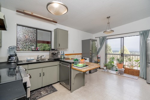 992 Saddle Street, Coquitlam, BC 