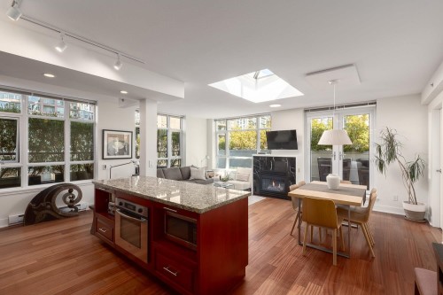 Ph803-988 Richards Street, Vancouver, BC 