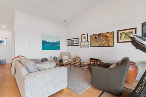 1829 North Road, Gibsons, BC 