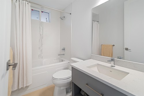 1829 North Road, Gibsons, BC 