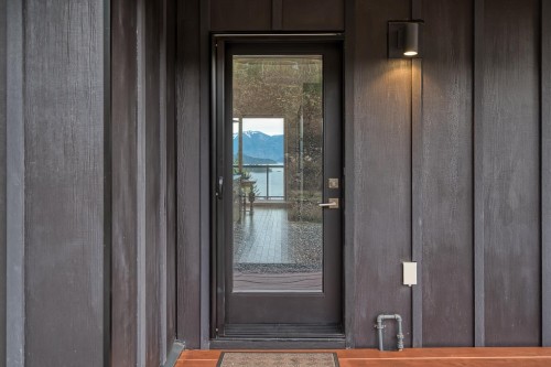 1829 North Road, Gibsons, BC 