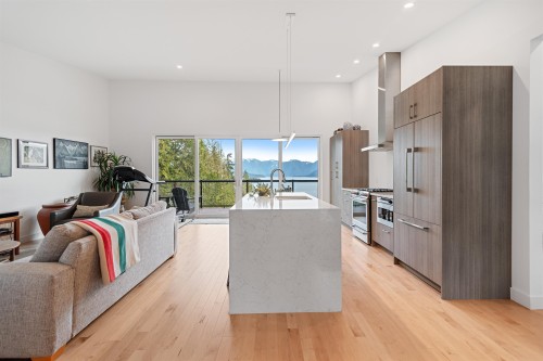 1829 North Road, Gibsons, BC 