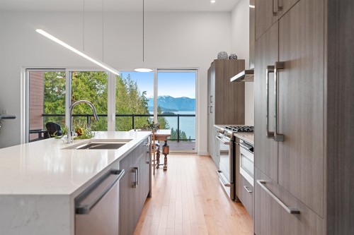 1829 North Road, Gibsons, BC 