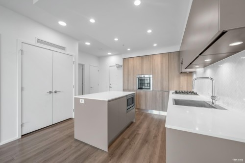 1008-3809 Evergreen Place, Burnaby, BC 