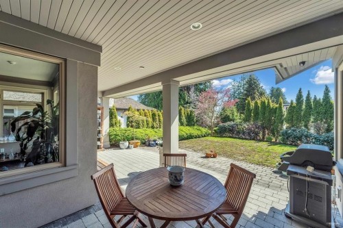 2566 Marine Drive, West Vancouver, BC 