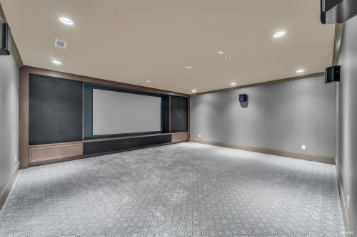 2566 Marine Drive, West Vancouver, BC 