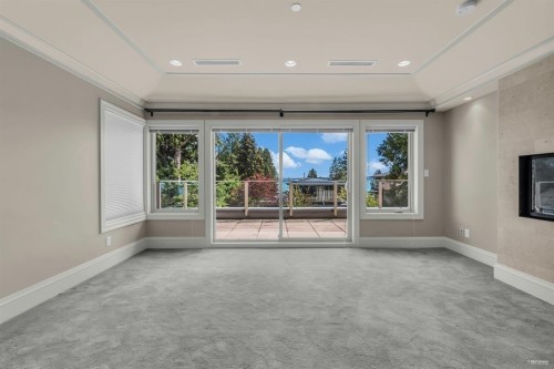 2566 Marine Drive, West Vancouver, BC 