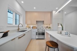 208-2339 34th Avenue E Vancouver, BC V5R 2S6