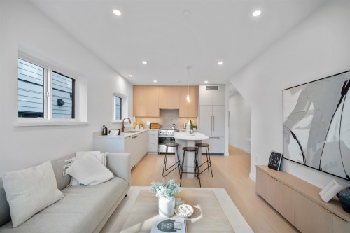 208-2339 34Th Avenue E, Vancouver, BC 