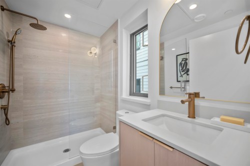 102-2329 34Th Avenue E, Vancouver, BC 