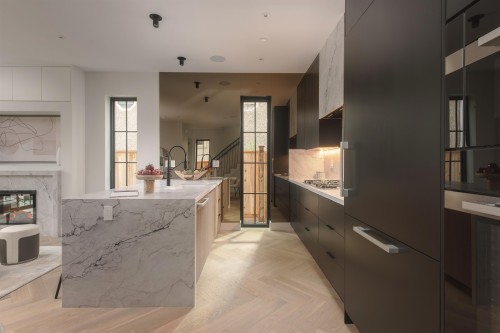 1-240 37Th Avenue E, Vancouver, BC 