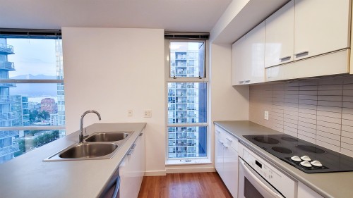 2506-111 Georgia Street W, Vancouver, BC 