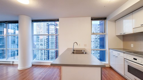 2506-111 Georgia Street W, Vancouver, BC 