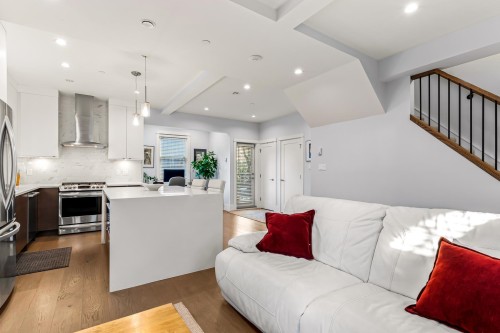 437 Vernon Drive, Vancouver, BC 