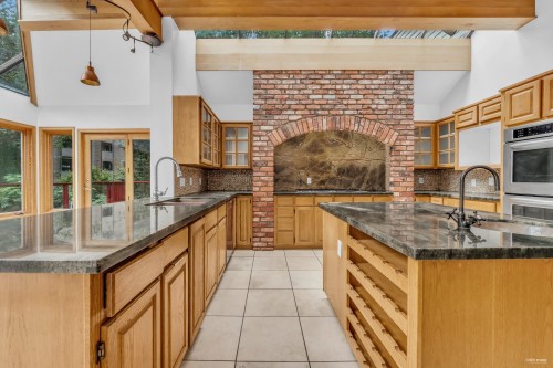 2901 Allan Road, North Vancouver, BC 