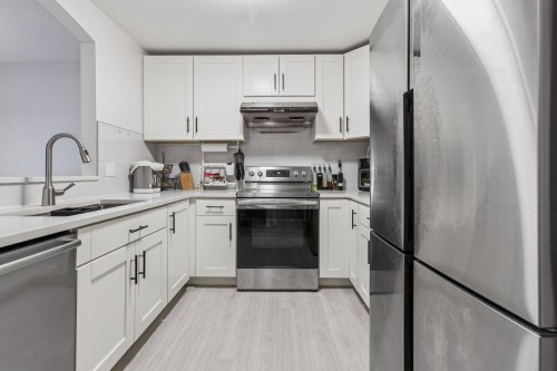 215-8180 Jones Road, Richmond, BC 