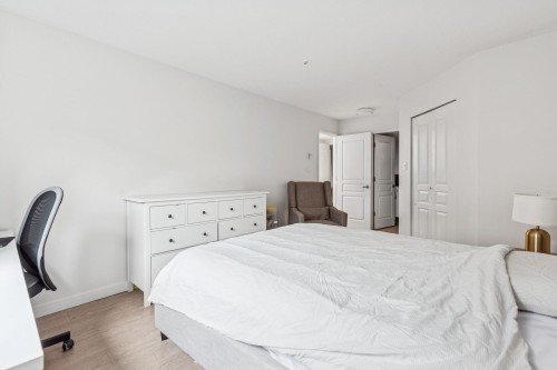 215-8180 Jones Road, Richmond, BC 