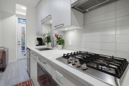 124-2035 Glenaire Drive, North Vancouver, BC 