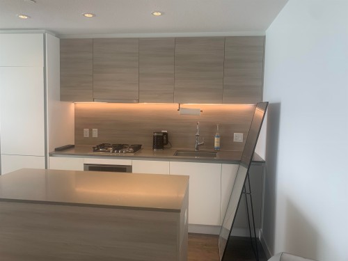 2512-988 Quayside Drive, New Westminster, BC 