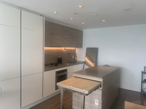 2512-988 Quayside Drive, New Westminster, BC 