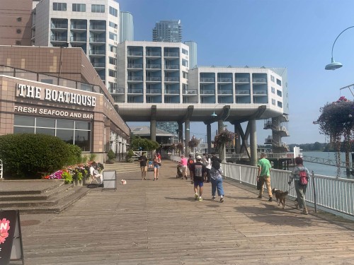 2512-988 Quayside Drive, New Westminster, BC 