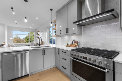 5304 Fraser Street, Vancouver, BC 