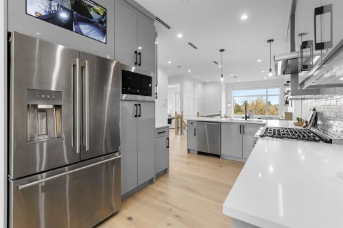 5304 Fraser Street, Vancouver, BC 