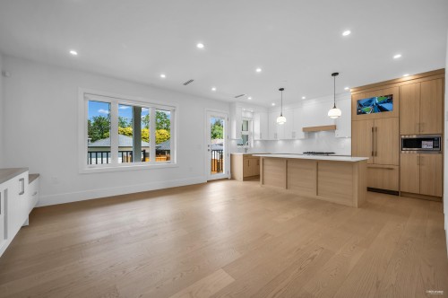 3673 48Th Avenue E, Vancouver, BC 