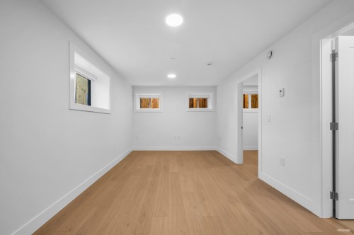 3673 48Th Avenue E, Vancouver, BC 