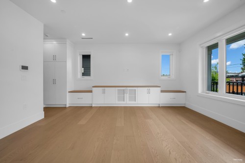 3673 48Th Avenue E, Vancouver, BC 