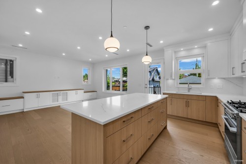 3673 48Th Avenue E, Vancouver, BC 