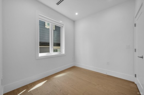 3673 48Th Avenue E, Vancouver, BC 