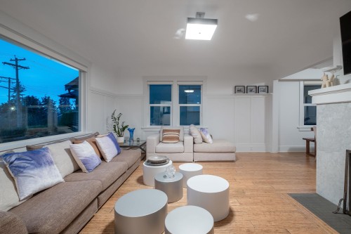 3260 Travers Avenue, West Vancouver, BC 