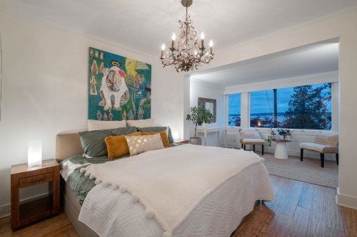 3260 Travers Avenue, West Vancouver, BC 