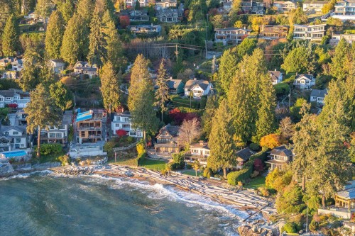 3260 Travers Avenue, West Vancouver, BC 