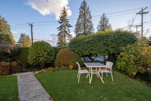 3260 Travers Avenue, West Vancouver, BC 