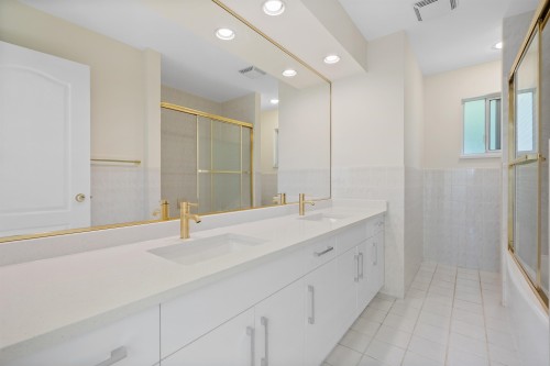 8419 Mcgregor Avenue, Burnaby, BC 