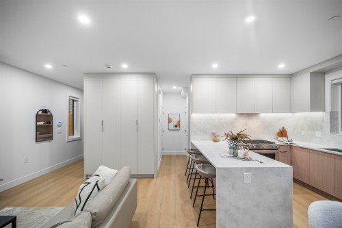 2-3623 Triumph Street, Vancouver, BC 