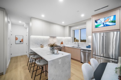 2-3623 Triumph Street, Vancouver, BC 