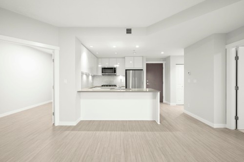 301-2632 Library Lane, North Vancouver, BC 