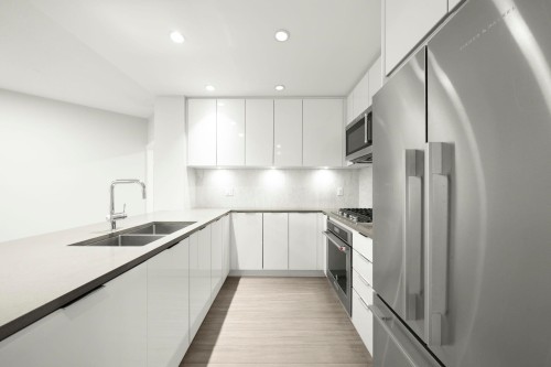 301-2632 Library Lane, North Vancouver, BC 