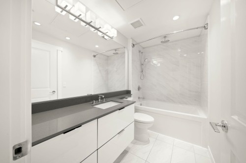 301-2632 Library Lane, North Vancouver, BC 