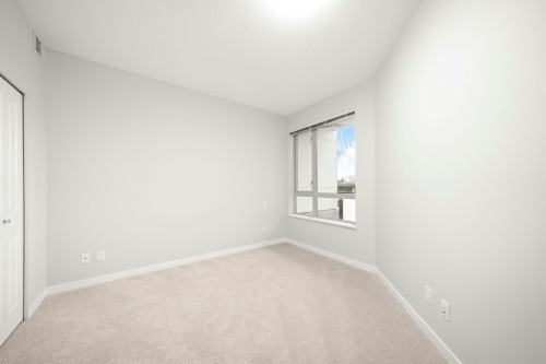 301-2632 Library Lane, North Vancouver, BC 